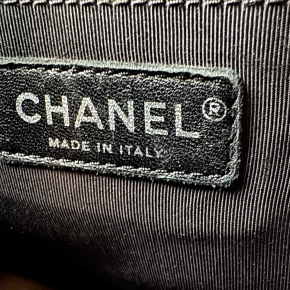 Chanel 17C Ring My Bag Tote in Black calfskin with silver hardware - Picture 11 of 13